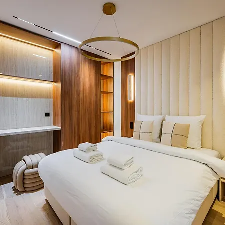 New 6 People - Saint Germain Notre-dame#ac